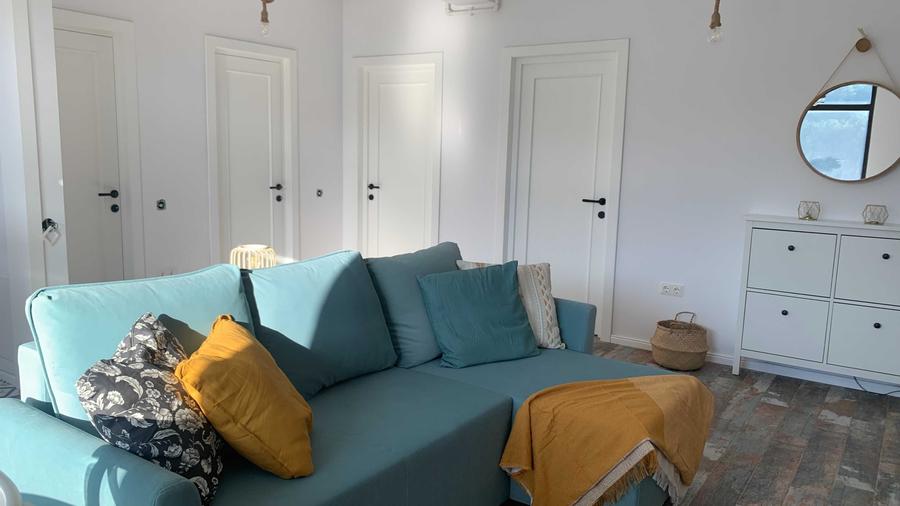 Apartament cu 3 camere semidecomandat în Florești
