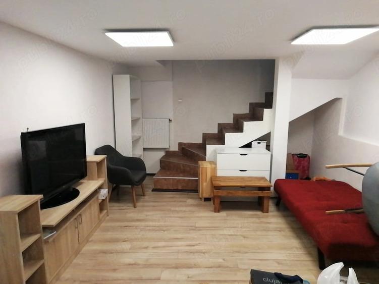 zona centrala 3 camere cu pat dublu , decomandat, la curte decking privat - 1