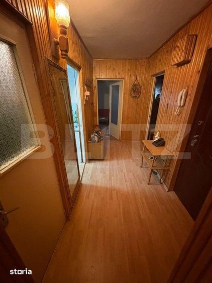 Apartament cu 3 camere în Independenței