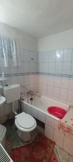 Casă cu 5 camere cu Canalizare în Inel II