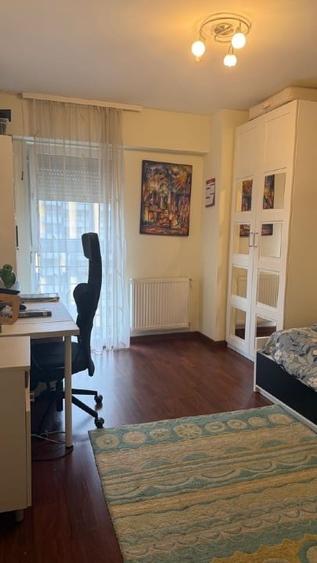 Apartament cu 5 camere decomandat, mobilat în Pantelimon