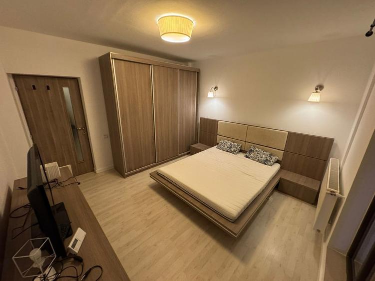 Apartament cu 2 camere decomandat în Roșu