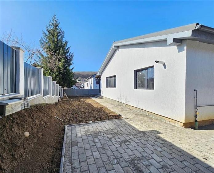 Casă individuală cu 4 camere cu Canalizare în Sâncraiu de Mureș