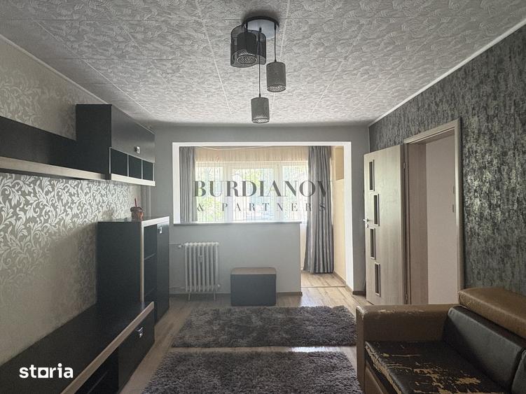 Apartament cu 3 camere decomandat în Colentina