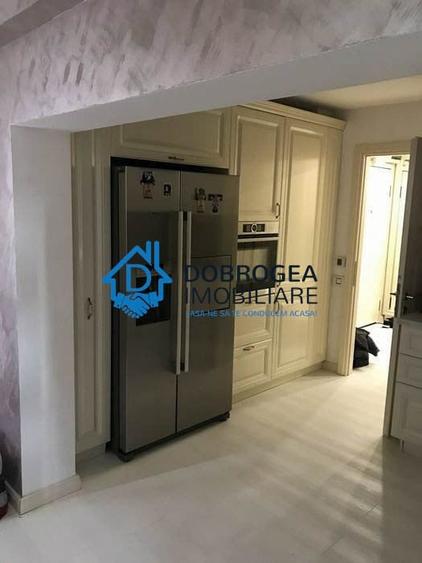Apartament cu 3 camere decomandat, mobilat în Babadag