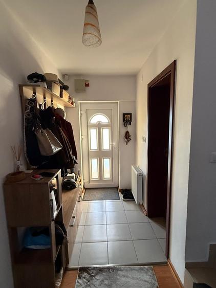Casă individuală cu 4 camere cu Canalizare în Utvin