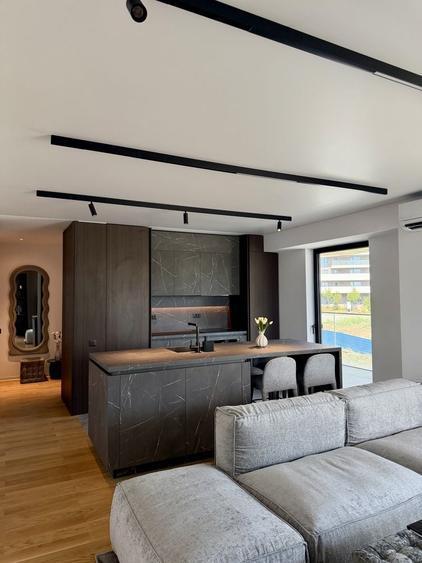 Apartament cu 3 camere decomandat în Central