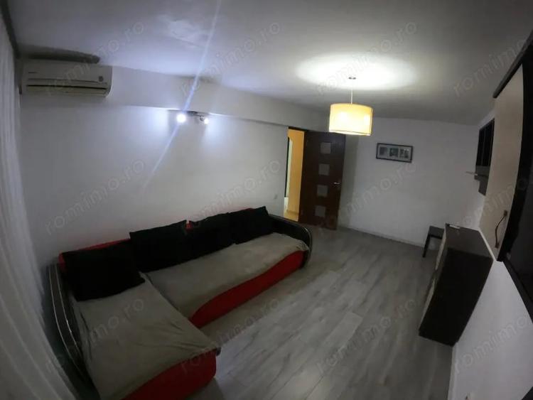 Apartament cu 3 camere decomandat, mobilat în Central