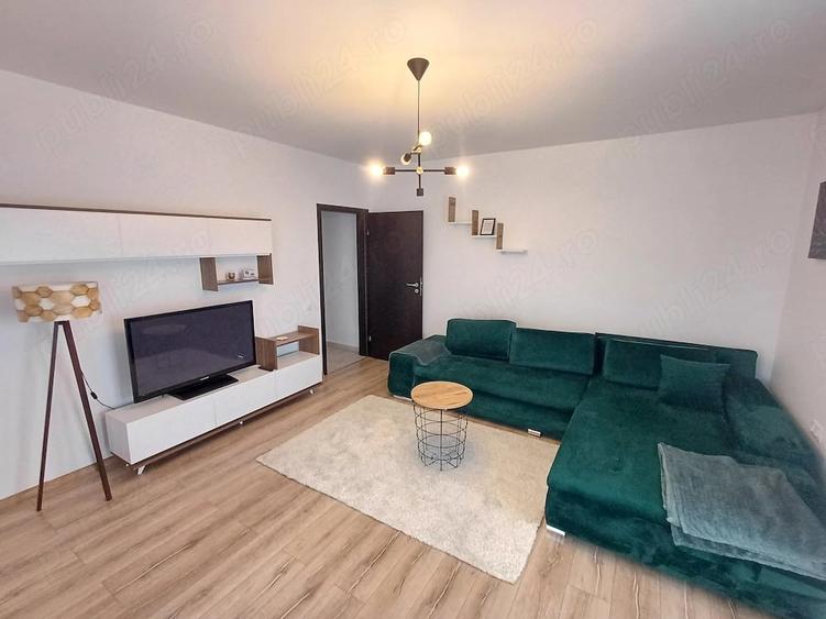 Apartament cu 2 camere decomandat în Tractorul