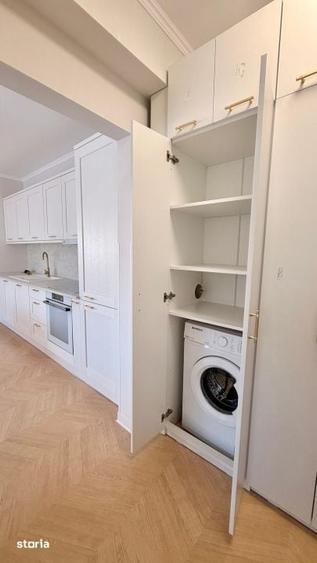 Apartament cu 3 camere semidecomandat în Florești