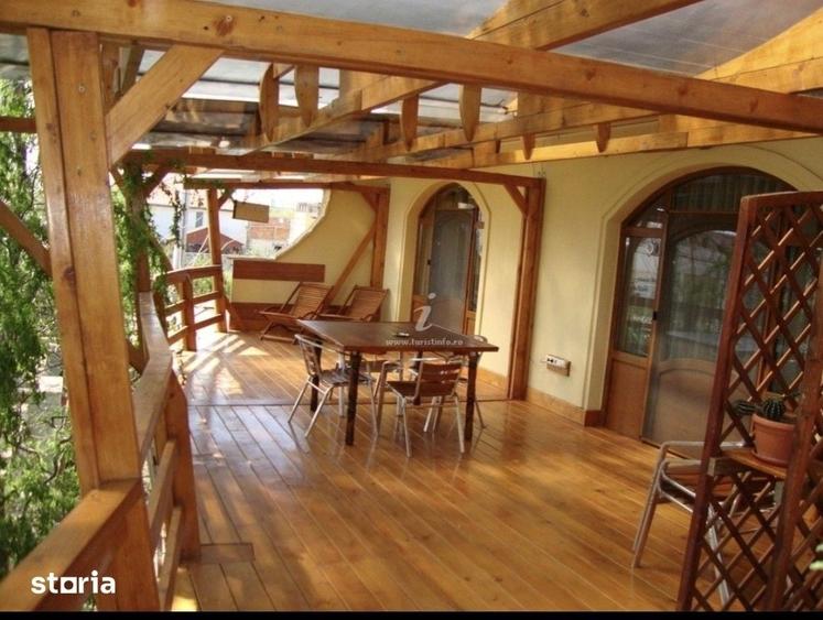 Casă cu 10 camere cu Teren 500 Mp în Nord