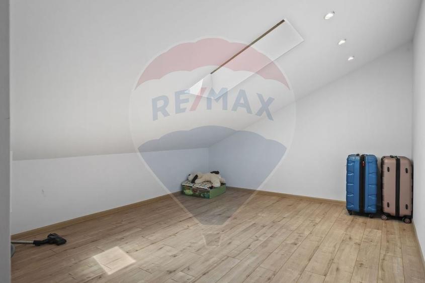 Duplex cu 4 camere cu Teren 2000 Mp în Ghencea