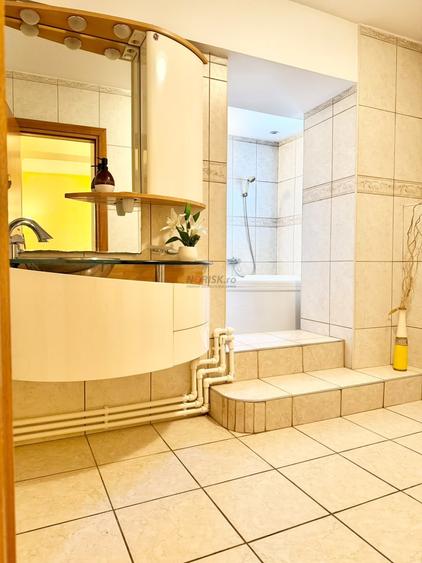 Apartament cu 4 camere decomandat, mobilat în Unirii