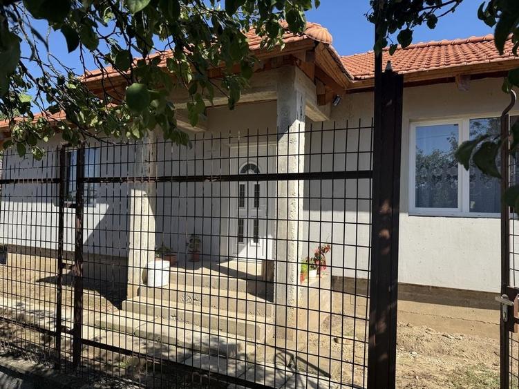 Casă cu 3 camere în Livada de Bihor