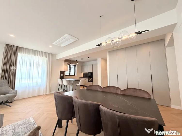Apartament cu 4 camere decomandat în Pipera