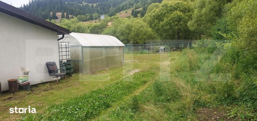 Casă cu 2 camere cu Teren 3300 Mp în Central