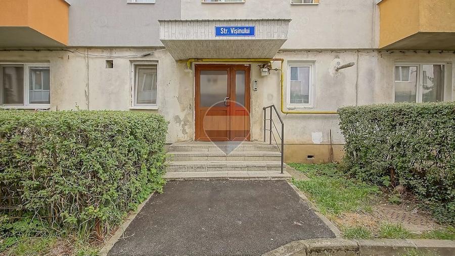 Apartament cu 2 camere semidecomandat în Noua