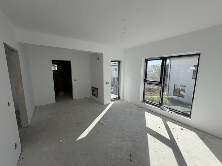 Casă cu 4 camere în Central