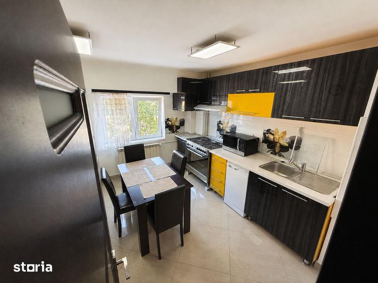 Apartament cu 4 camere decomandat în Centrul Civic