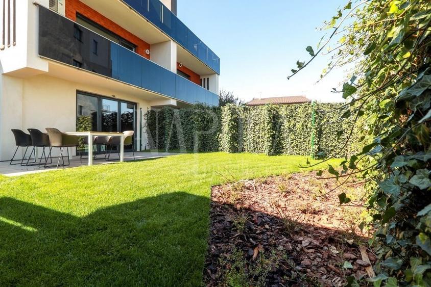 Duplex cu 4 camere cu Canalizare în Andrei Mureșanu