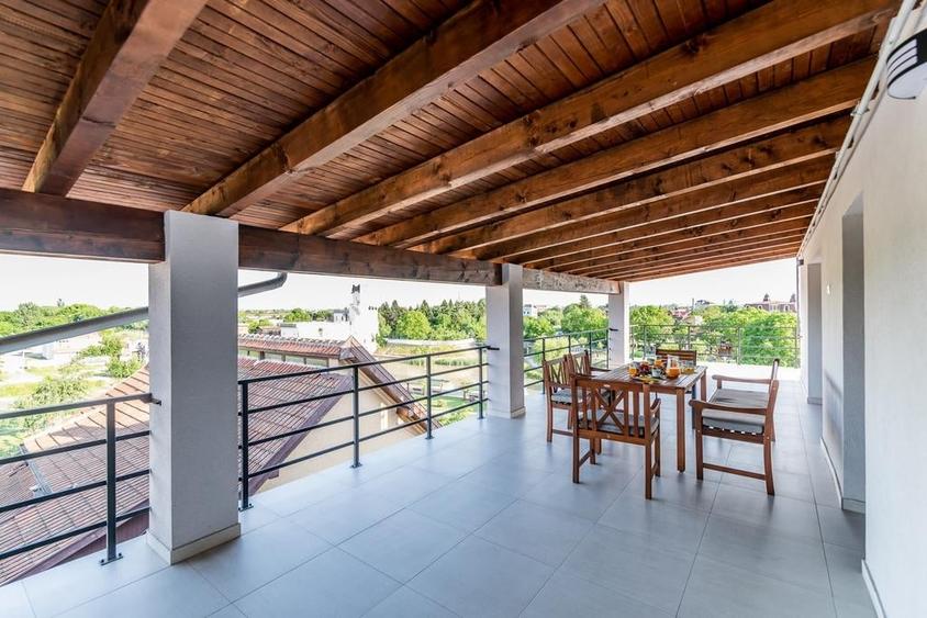 Apartament cu 3 camere decomandat, mobilat în Dorobanților