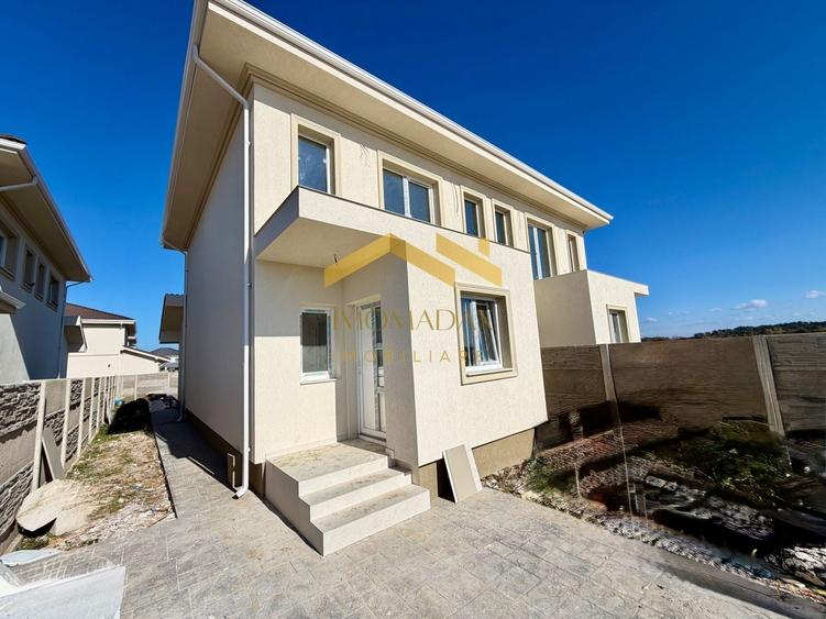 Duplex cu 3 camere cu Canalizare în Bucovăț (Remetea Mare)