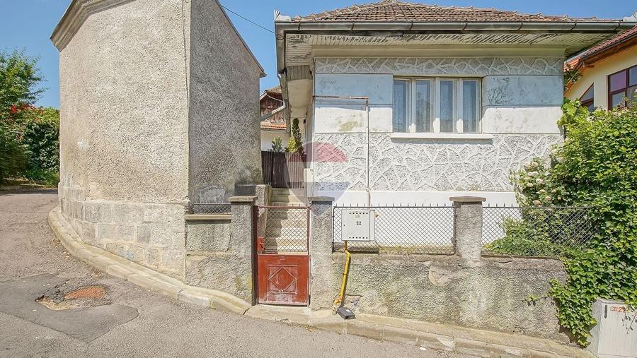 Casă individuală cu 3 camere cu Teren 178 Mp în Schei