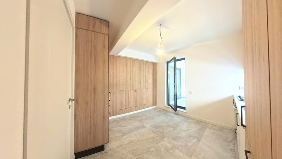 Apartament cu 3 camere decomandat în Străulești