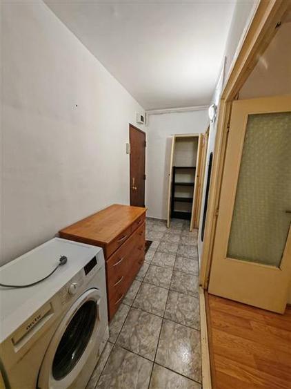 Garsonieră decomandată, mobilată în Răcădău