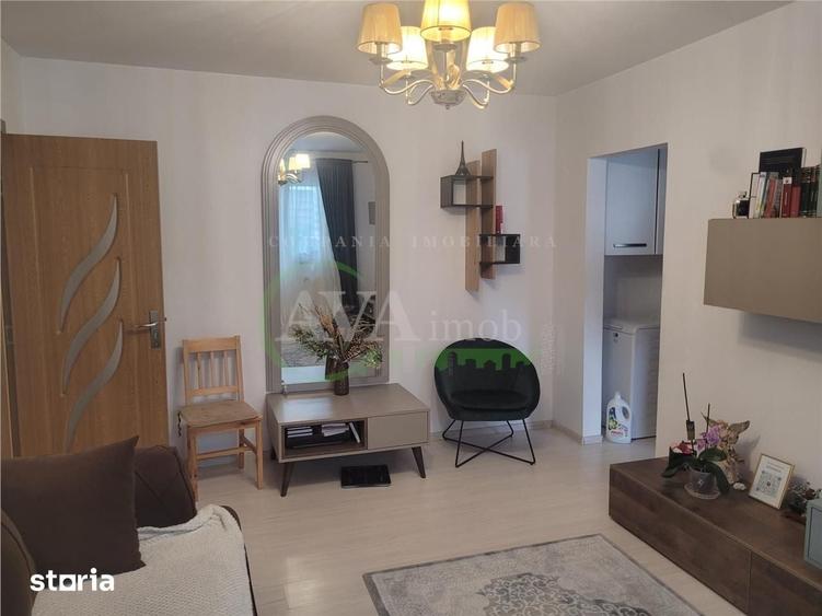 Apartament cu 3 camere semidecomandat în Bârsănești