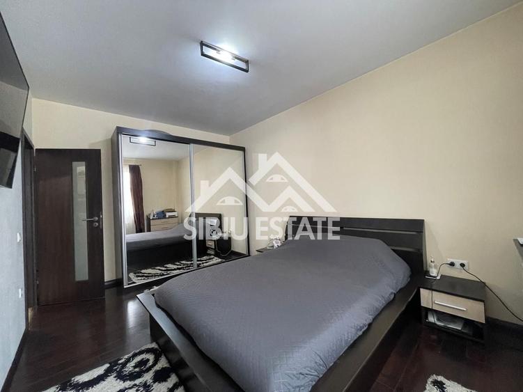 Apartament cu 3 camere decomandat, mobilat în Turnișor