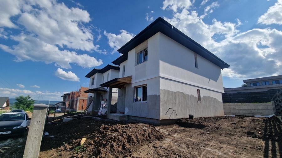 Casă individuală cu 4 camere cu Canalizare în Horpaz