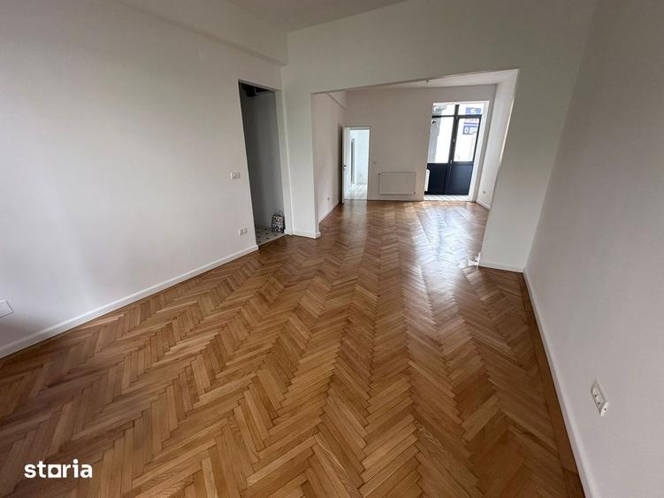 Apartament cu 3 camere în Romană
