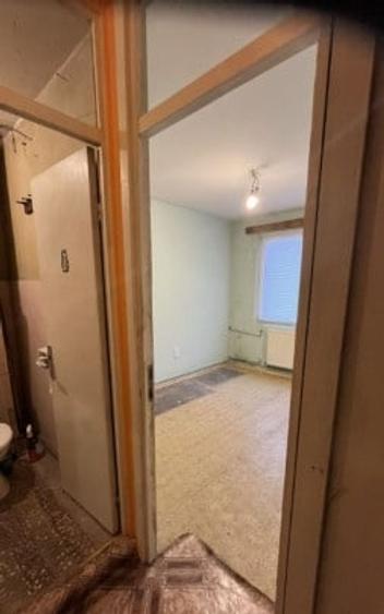 Apartament cu 4 camere decomandat în Astra