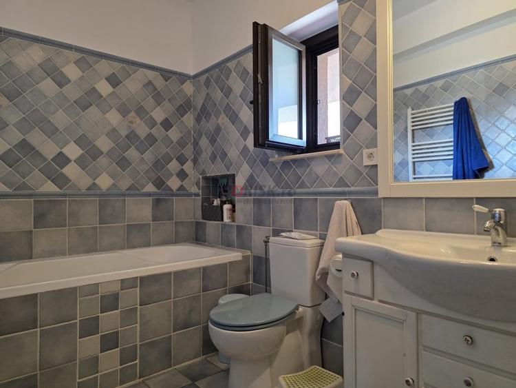 Casă individuală cu 5 camere cu Canalizare în Otopeni