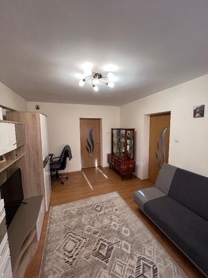 Apartament cu 2 camere decomandat, mobilat în Lețcani
