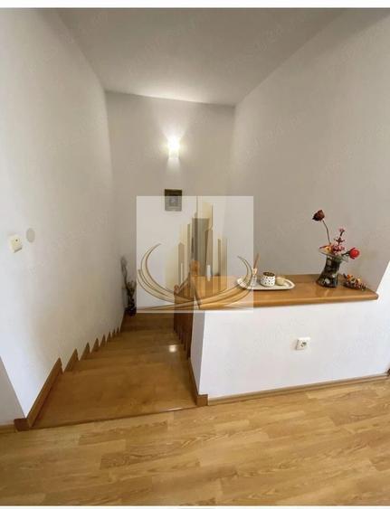 Duplex cu 5 camere cu Canalizare în Ghiroda