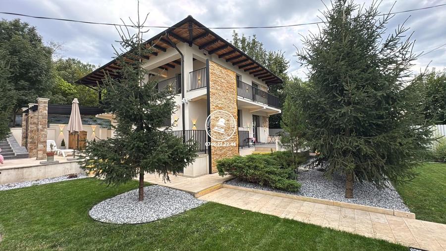 Casă cu 5 camere cu Garaj în Rediu