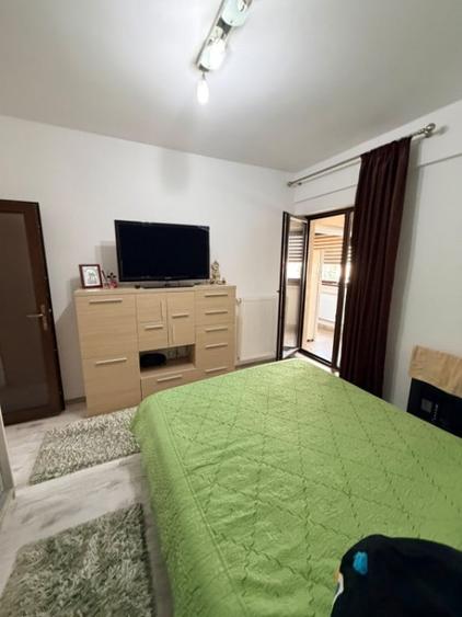Apartament cu 2 camere decomandat în Km 5