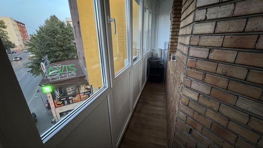 Garsonieră decomandată în Central