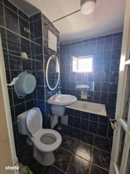 Apartament cu 3 camere în Vasile Aaron