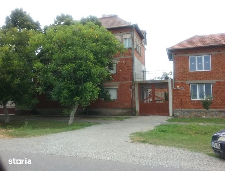 Casă cu 3 camere cu Teren 985 Mp în Pâncota