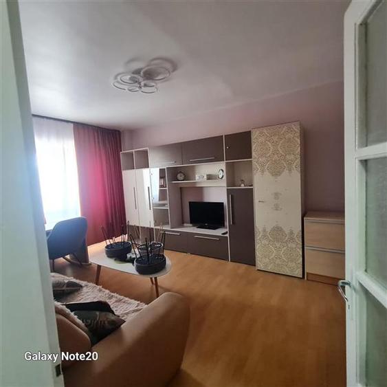 Apartament cu 2 camere decomandat, mobilat în P-ța Spitalului