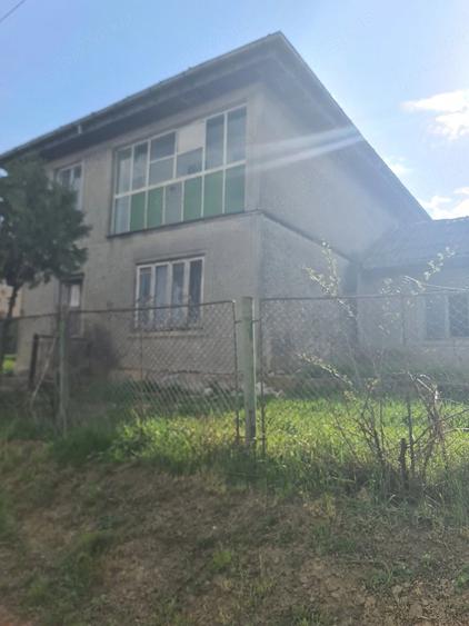 Casă cu Teren 1300 Mp în Probota