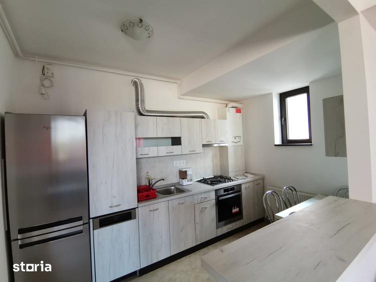 Apartament cu 3 camere semidecomandat în Prelungirea Ghencea