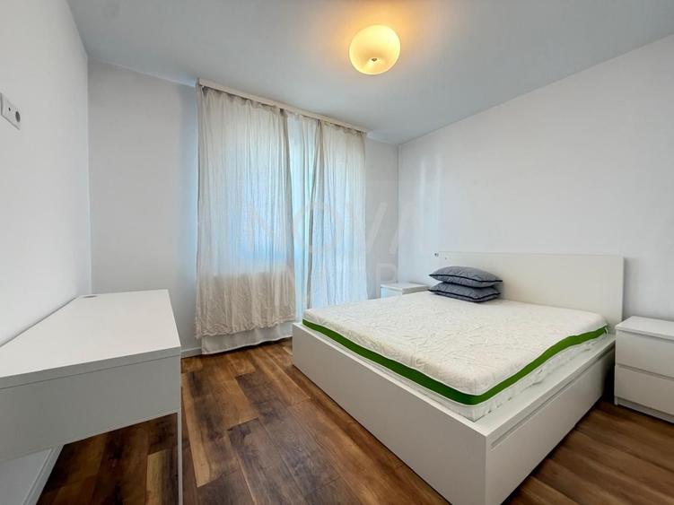Apartament cu 3 camere semidecomandat, mobilat în Exterior Vest
