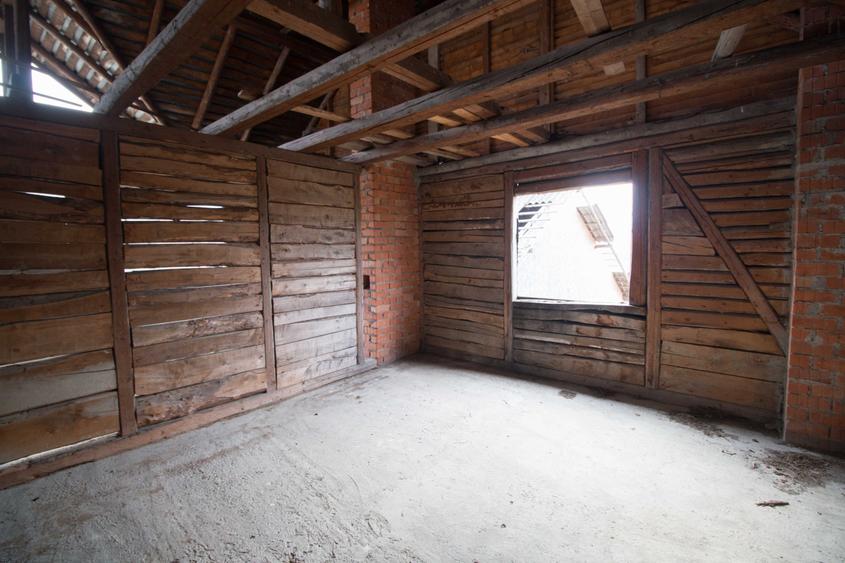 Casă individuală cu 5 camere cu Teren 4183 Mp în Secăria