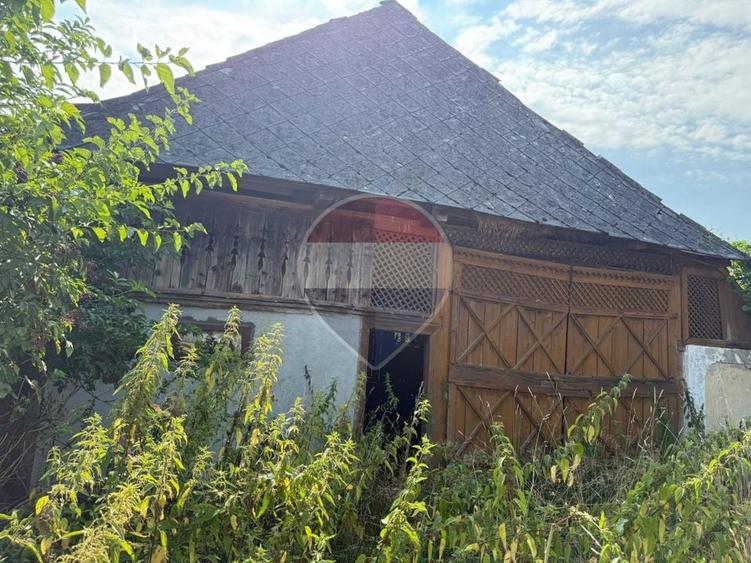 Casă individuală cu 4 camere cu Teren 3362 Mp în Mireșu Mare