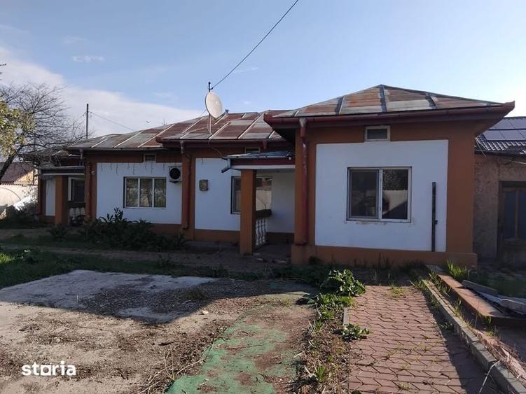 Casă cu 4 camere cu Teren 250 Mp în Central