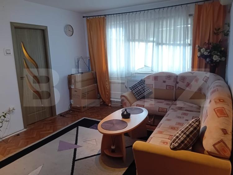 Apartament cu 3 camere semidecomandat în Spitalul Județean